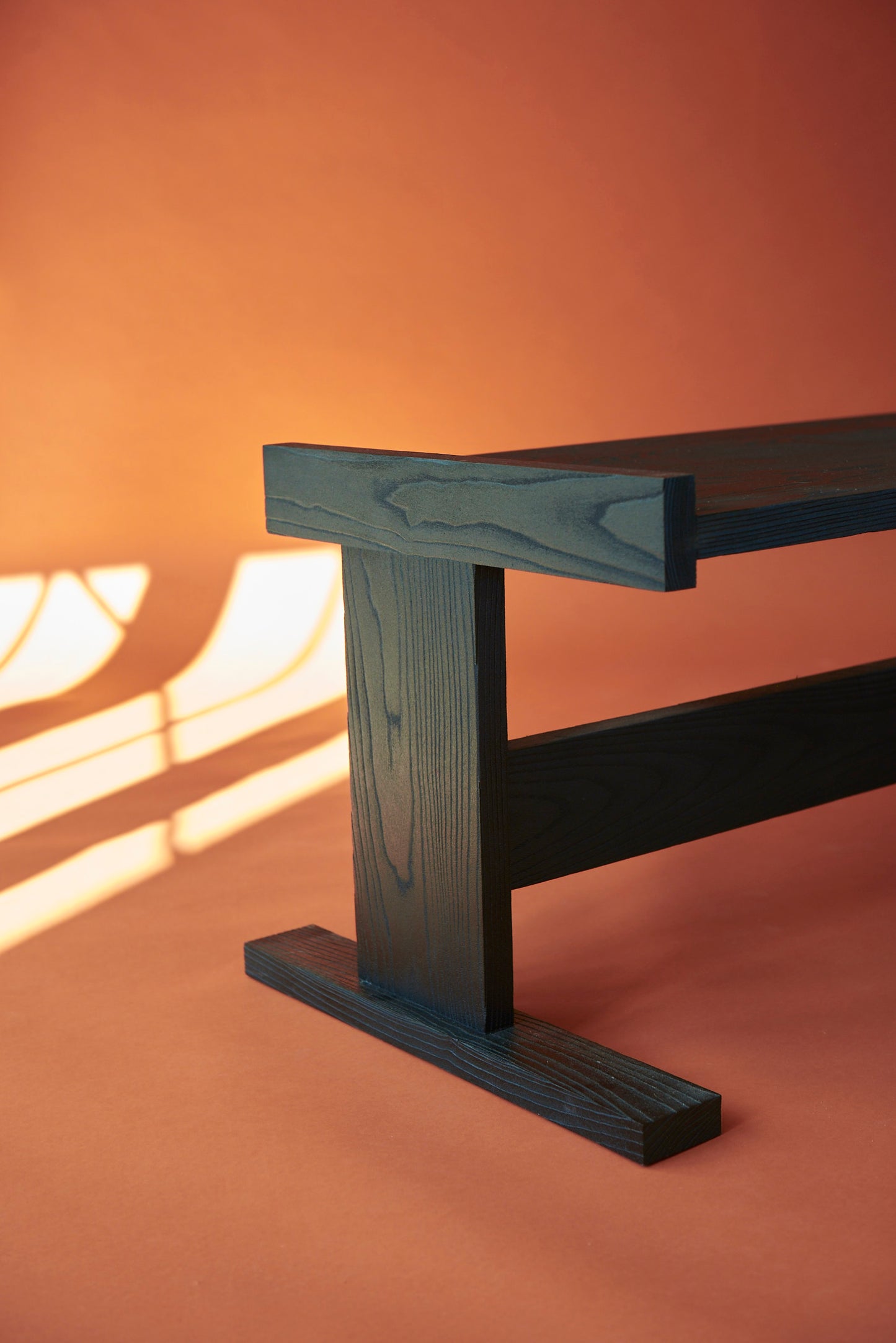 K Y R A | Bench