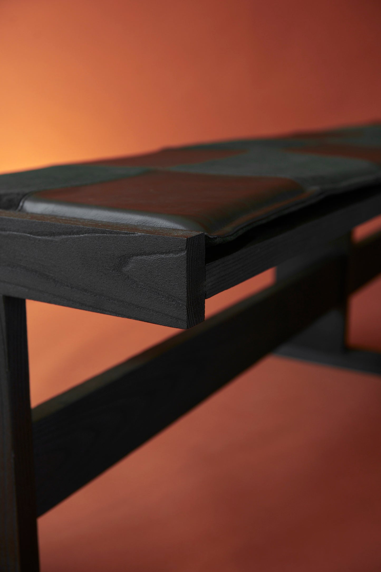 K Y R A | Bench