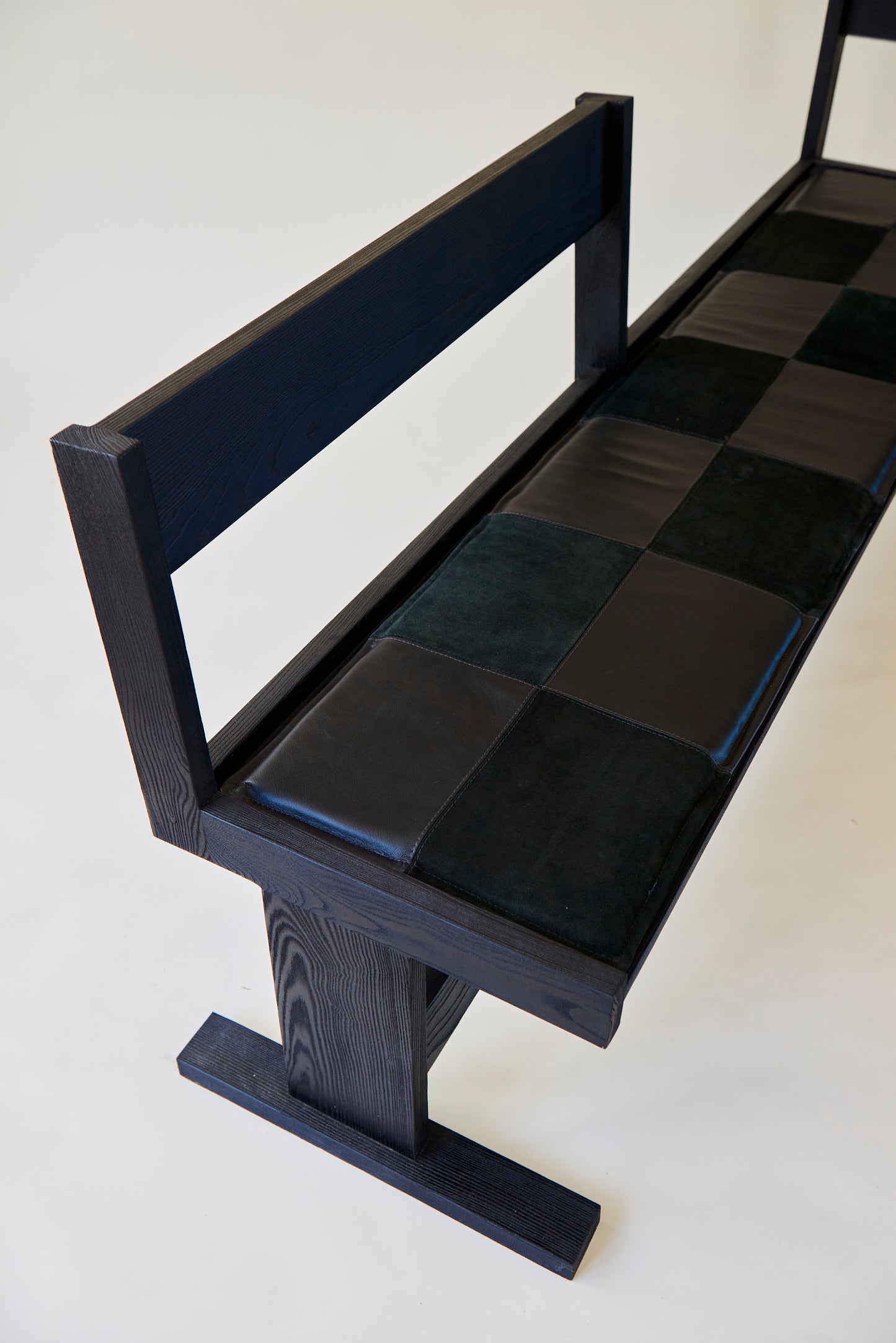 K E E V A | Bench