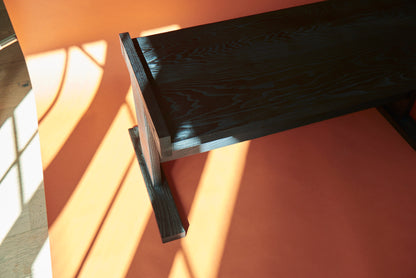 K Y R A | Bench